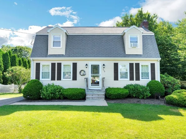 239 Center St, Bellingham, MA 02019