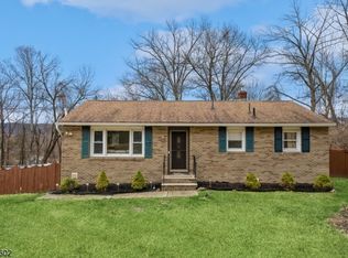 25 Cedar Ridge Dr, Vernon, NJ 07462