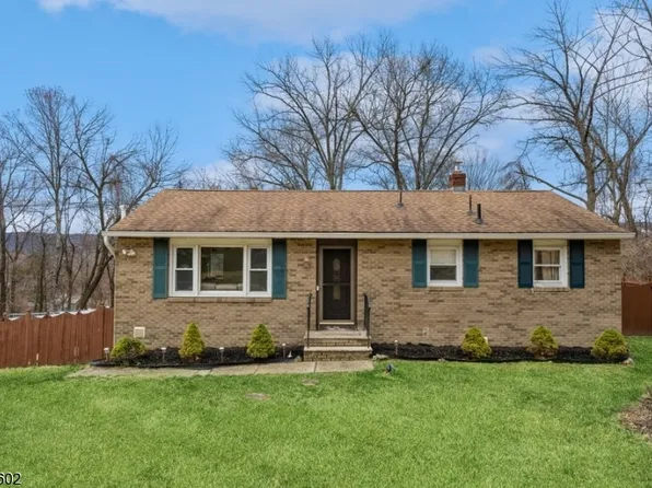 25 Cedar Ridge Dr, Vernon Twp., NJ 07462