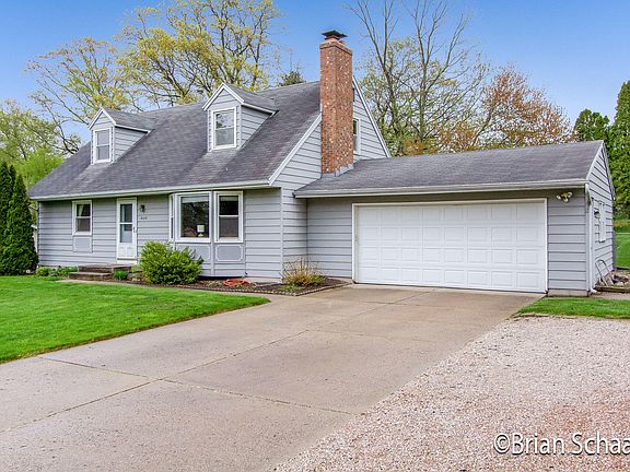 2nd image of 3100 Brockwood Dr NE