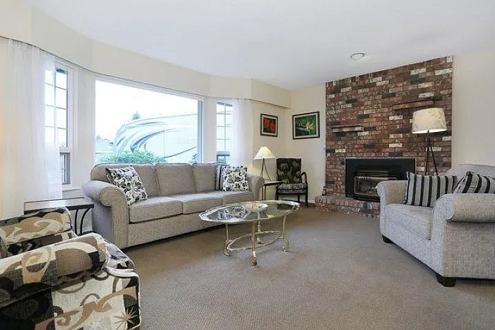 4 bed, 1914 sqft, $4,000 — Photo 2