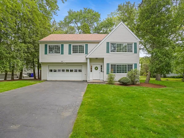 100 Mayfair Road, Fairfield, CT 06824
