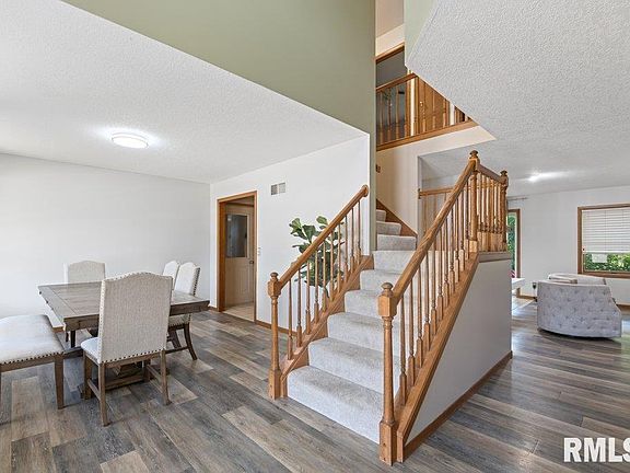 3rd image of 4315 Squire Dr