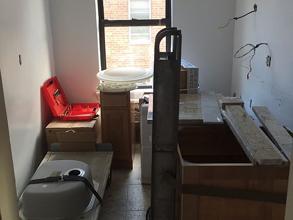 5th image of 2519 30th Dr APT 2C