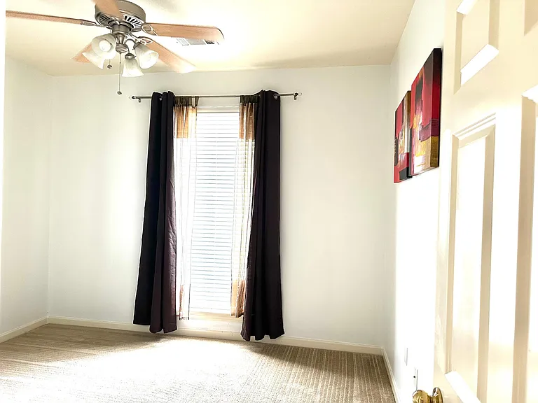 423 Lake Worth Dr — Photo 3