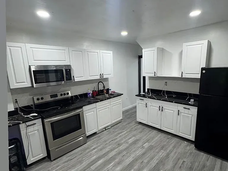 834 Ridge St — Photo 5