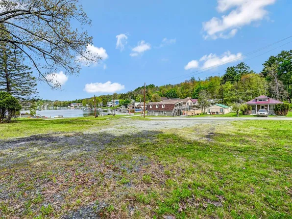 1240 Lake Rd, Factoryville, PA 18419