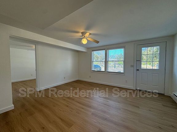 4th image of 100 SE 43rd St #1