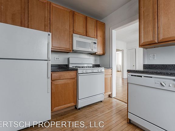 5th image of 1418 W Hutchinson St APT 1S