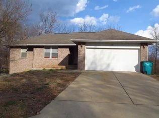 990 S Timbercreek Ave, Springfield, MO 65802
