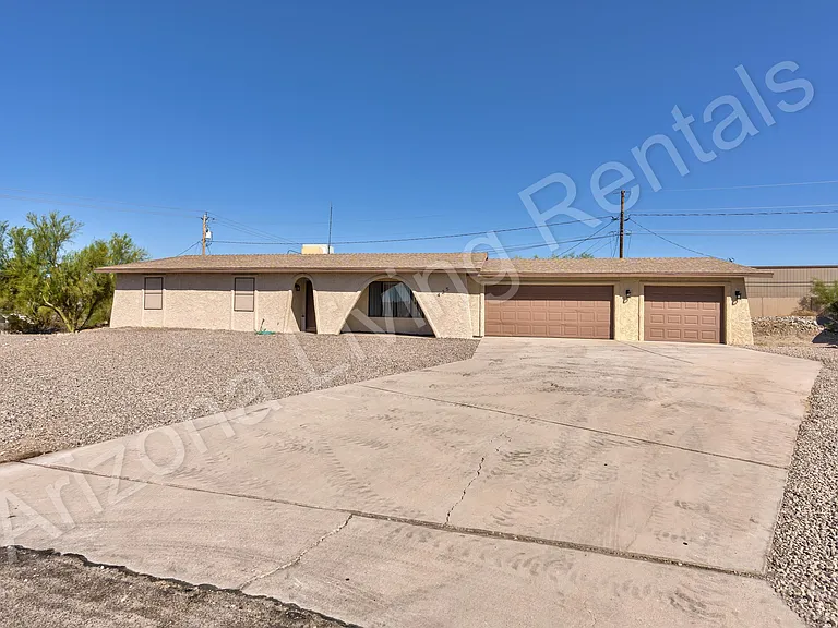 435 Flamingo Ln — Photo 1