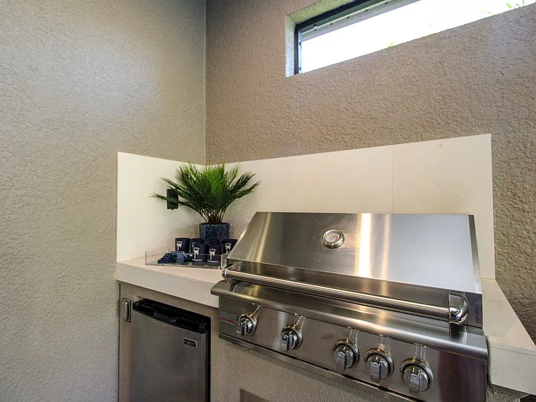 9423 Terresina Dr — Photo 11