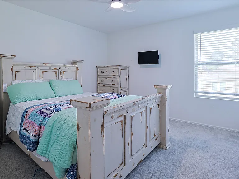 202 Augustine Way — Photo 28