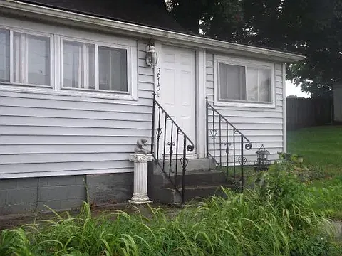 3 bed, 1333 sqft, $1,600 — Photo 2