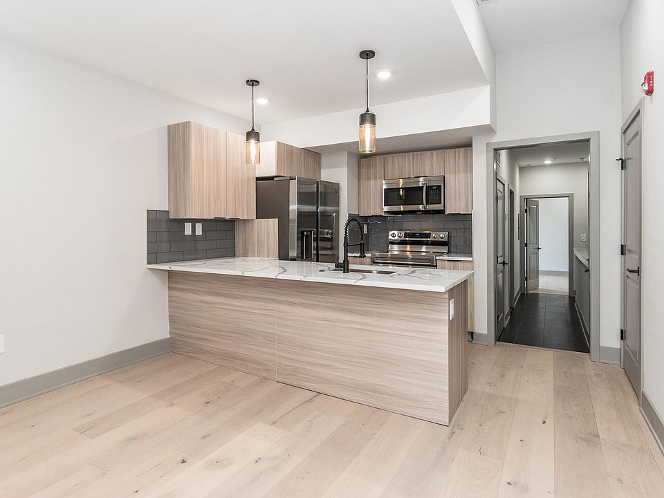 1st image of 2822 W Oxford St #3