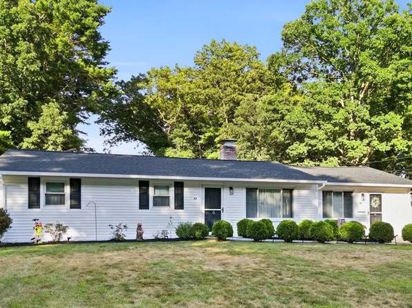 67 Leigh St, Framingham, MA 01701