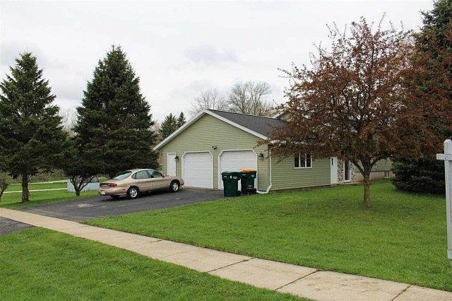 1st image of 225 Hawthorne Dr