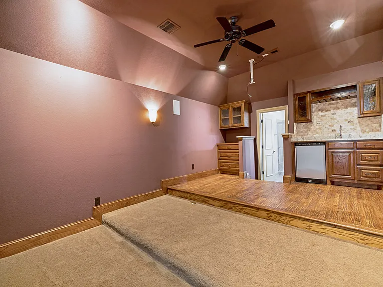 411 Brazoria Dr — Photo 20