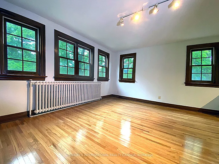 19 Melgund Rd #UPPER — Photo 12