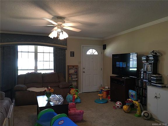 2nd image of 1635 Patricia Dr