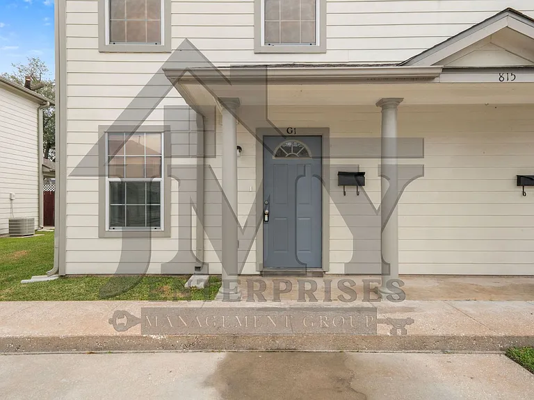 815 Cravens St #C — Photo 51