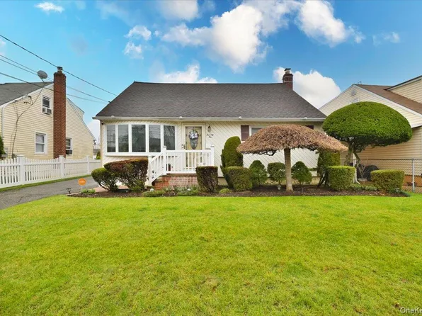 75 Beebe Avenue, Hempstead, NY 11550