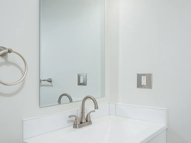 6 Gainsborough Ave — Photo 17