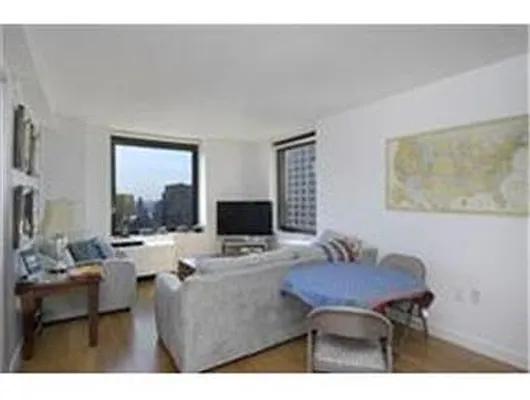 Rented by Douglas Elliman | media 15