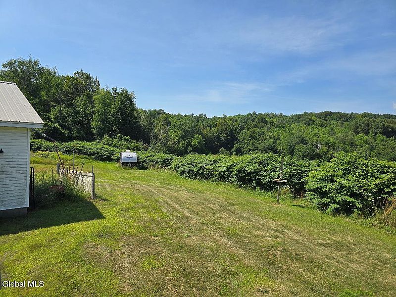 4th image of 659 Halls Pond Road