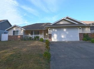 8370 Glendale Dr, Blaine, WA 98230