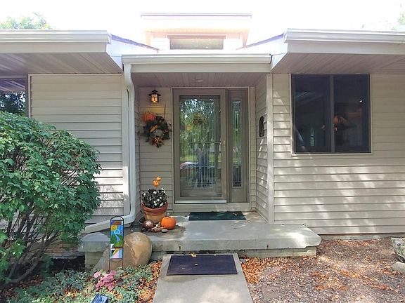 2nd image of 1518 Stone Dr