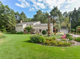 7525 Sweetbriar Rd, West Bloomfield, MI 48324