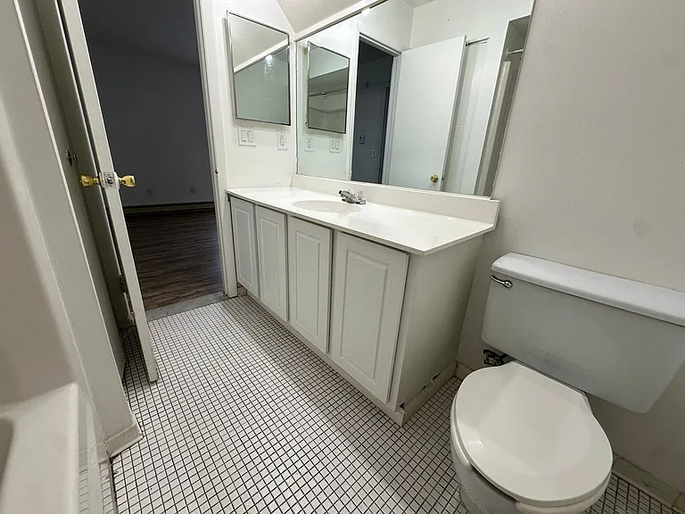 University Park Apartments near Cornell University — Photo 116