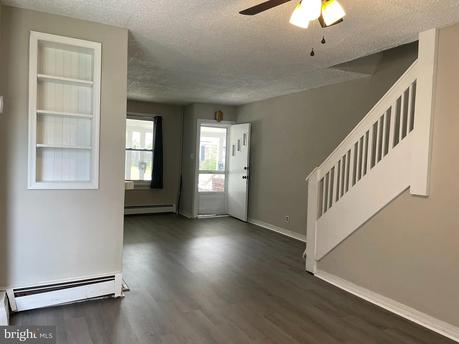 3 bed, 1166 sqft, $2,400 — Photo 4