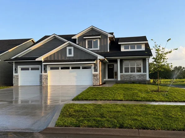 9428 NW 82nd Ave, Johnston, IA 50131