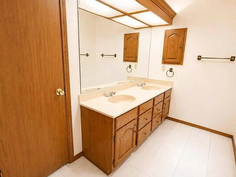1205 Tesoro Ave — Photo 11