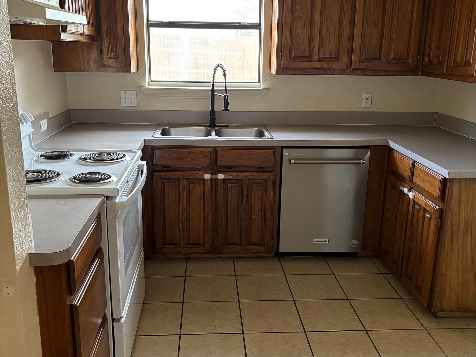 3 bed, 1284 sqft, $1,750 — Photo 3