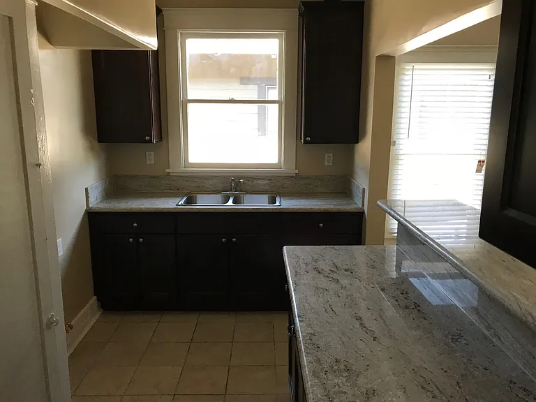 3401 N Mission Rd #8 — Photo 11