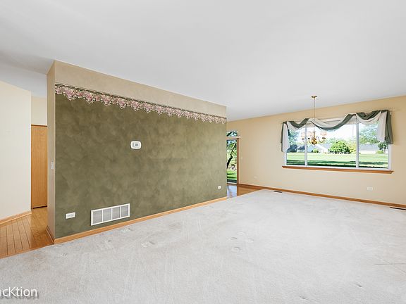 5th image of 21018 W Snowberry Ln
