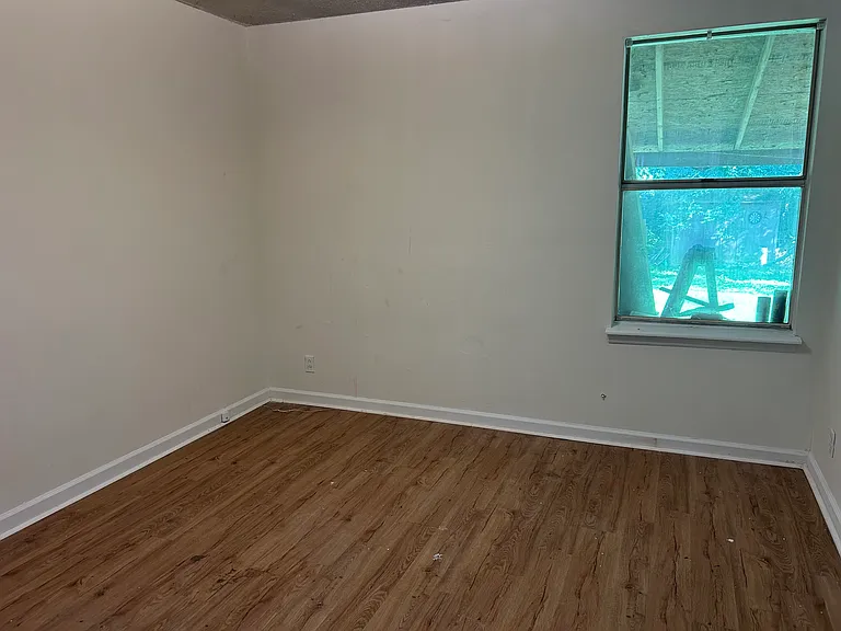 302 Cedarcreek Dr #302 — Photo 5