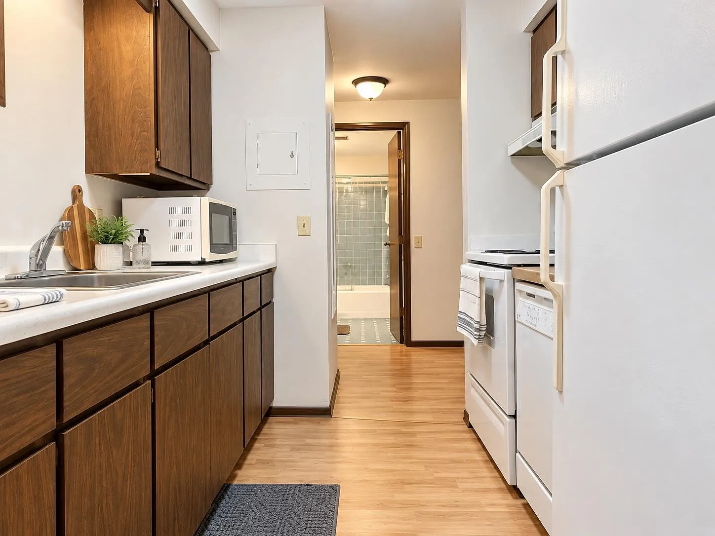 1 bed, 1.0 bath, 750 sqft, $1,150 — Photo 3