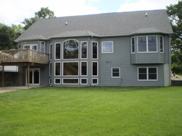 2240 Maple Grove Rd, Jackson, MI 49201