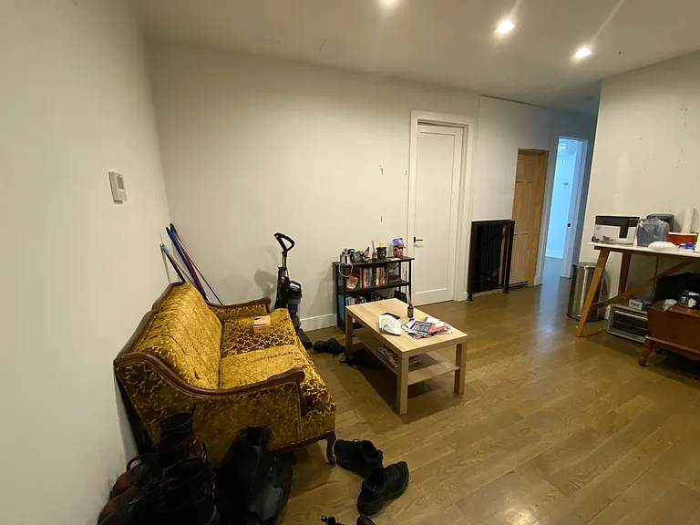 961 Seneca Ave #1B — Photo 10
