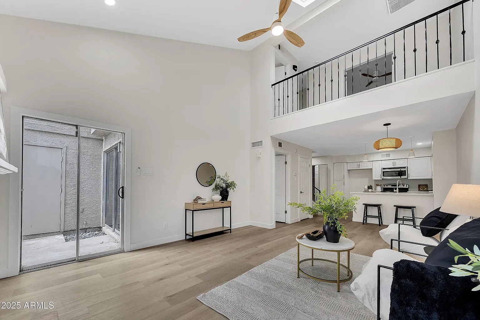 3 bed, 1330 sqft, $2,200 — Photo 1