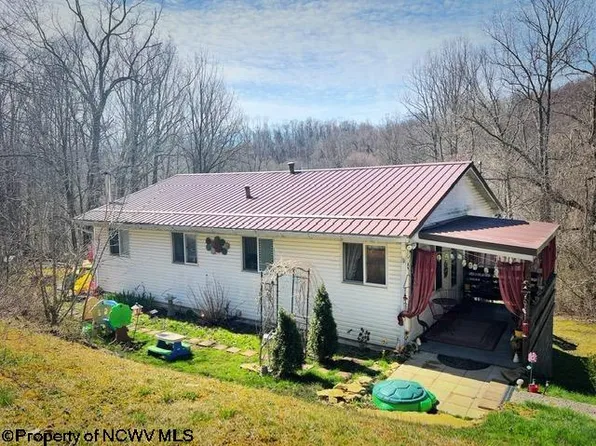 1225 Husky Hwy, Fairmont, WV 26554