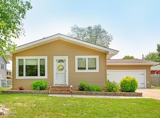 721 S 24th St, Grand Forks, ND 58201