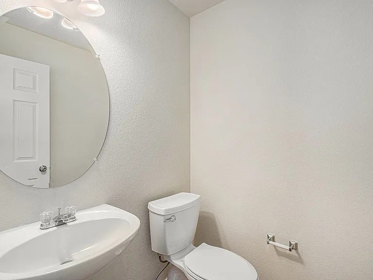 3946 Pecos Trl — Photo 8