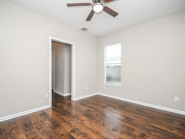 4137 Galesburg St — Photo 13