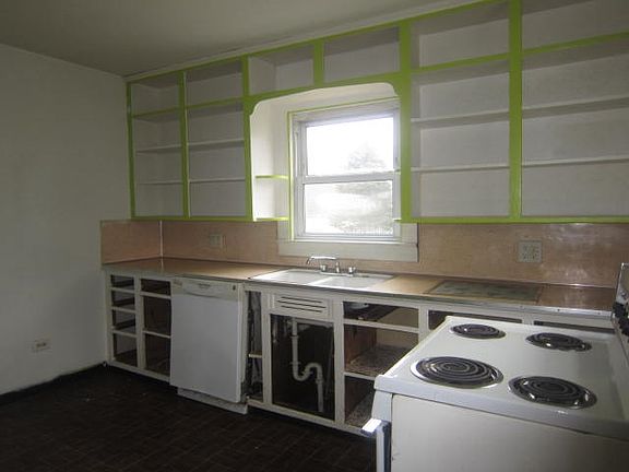 3rd image of 57577 S 8th St