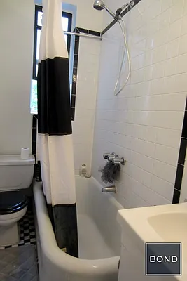 Rented by Bond New York | media 25